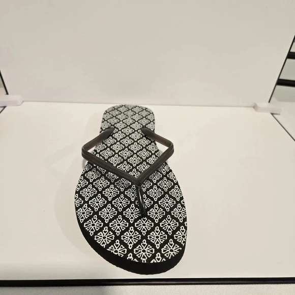 Stylish Black and White Patterned Flip Flops - Lightweight and Comfortable - Picture 2 of 6